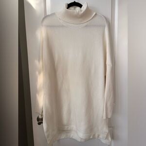 Chic Cream Women's Turtleneck Sweater